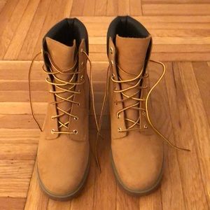 Classic Timberland Women’s Boots (Size 9.5)